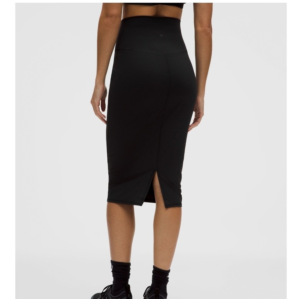 NWT Lululemon Nulu Slim-Fit High-Rise Midi Skirt Black Size 6